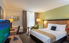 Leonardo Hotel Düsseldorf Airport  4*